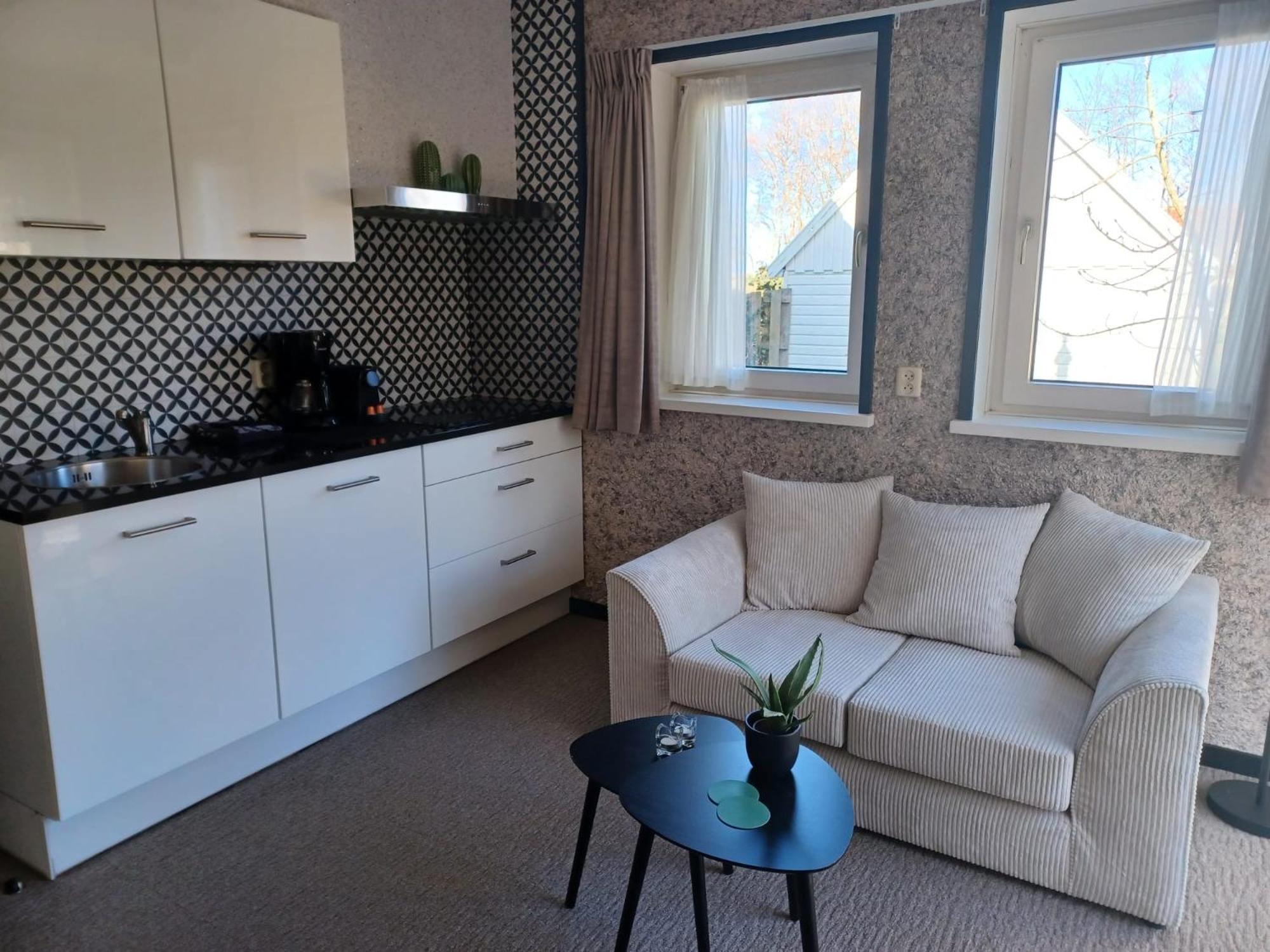 Hotel Dichtbijzee Oosterend  Zewnętrze zdjęcie